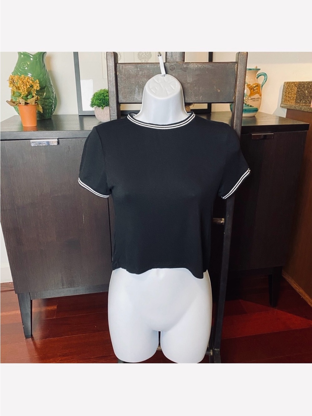 Black Cropped Ringer Tee - Picture 5 of 7